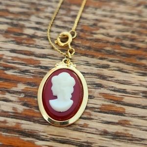 Vintage Avon cameo necklace